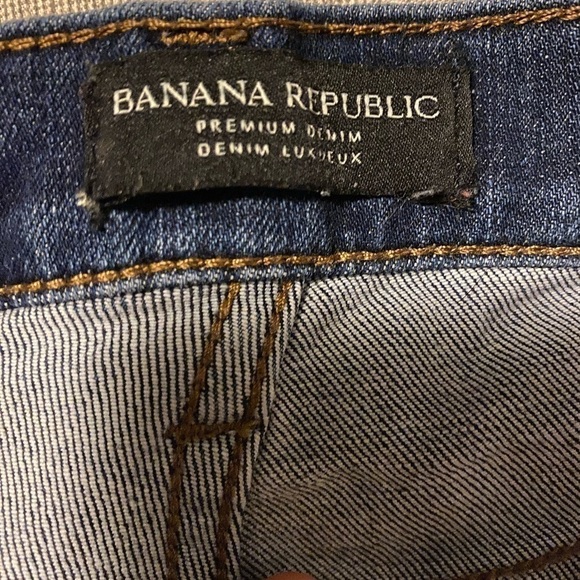BANANA Republic. Skinny high waisted slim cut. Medium/dark wash. - Picture 4 of 5